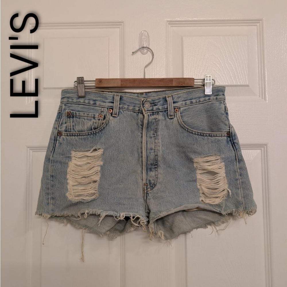 Women's Vintage Levi's Light Blue Distressed Jeans concrete into Shorts Size 32